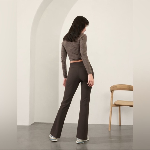 Athleta Move Easy Split Hem Truffle Brown Pants Size 8 NWOT - Picture 2 of 8